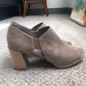 Eileen Fisher block heels size 8 1/2M